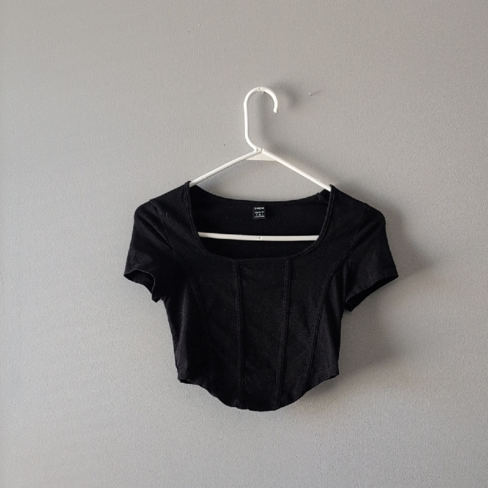 SHEIN Black Women's Crop Top